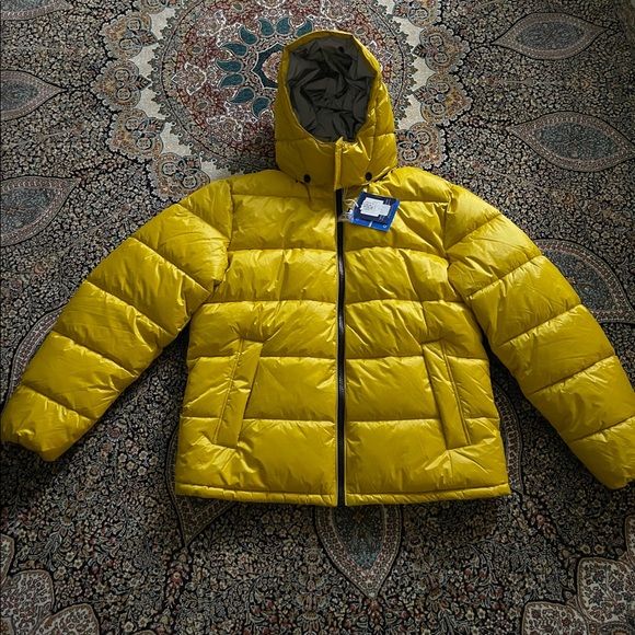 This jacket is brand new. The reason I am selling it because its kinda big on me - Picture 2 of 3